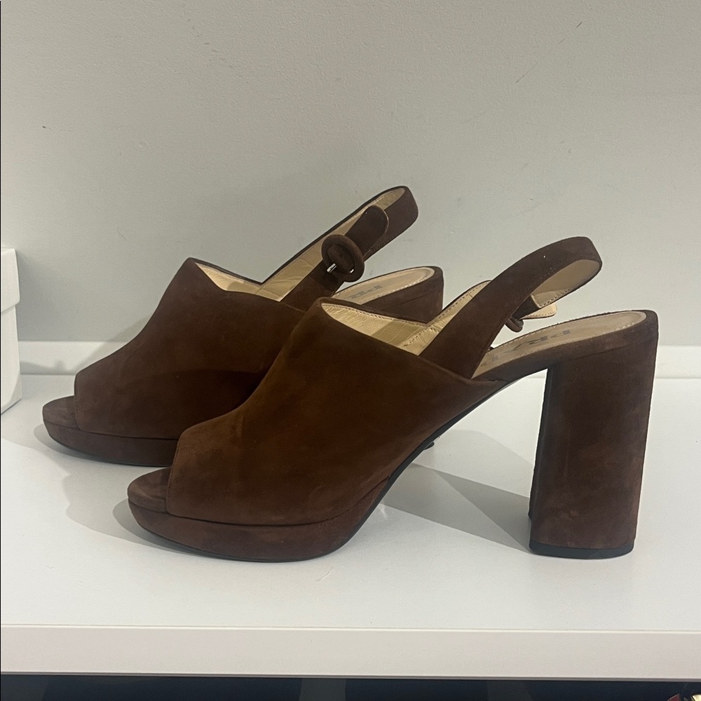 Prada Brown Suede Calzature Donna Suede Sandal. Size 38.5